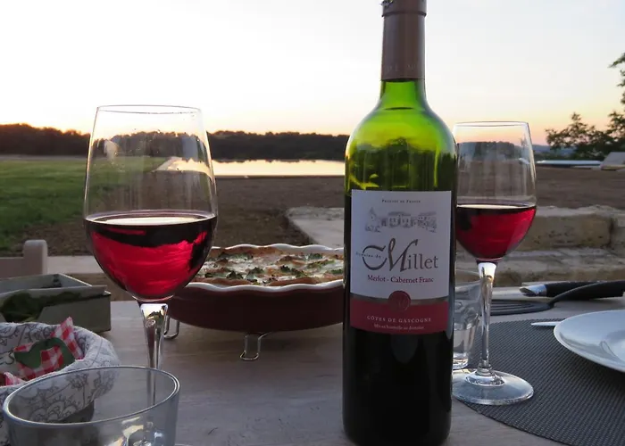 La Mirande De 4* Saint-Clar