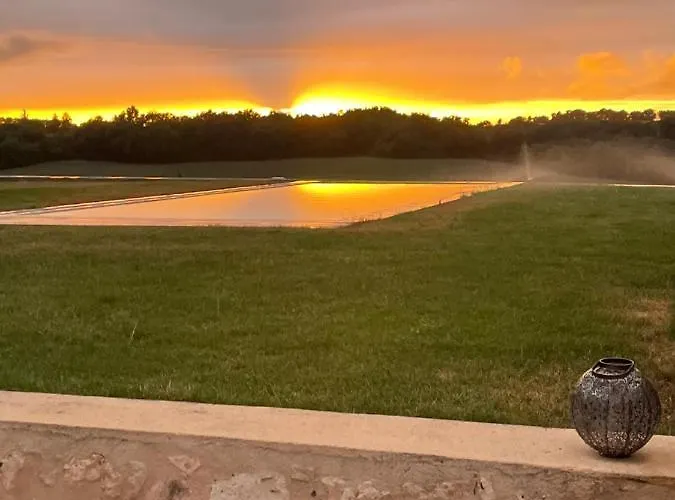 La Mirande De 4* Saint-Clar