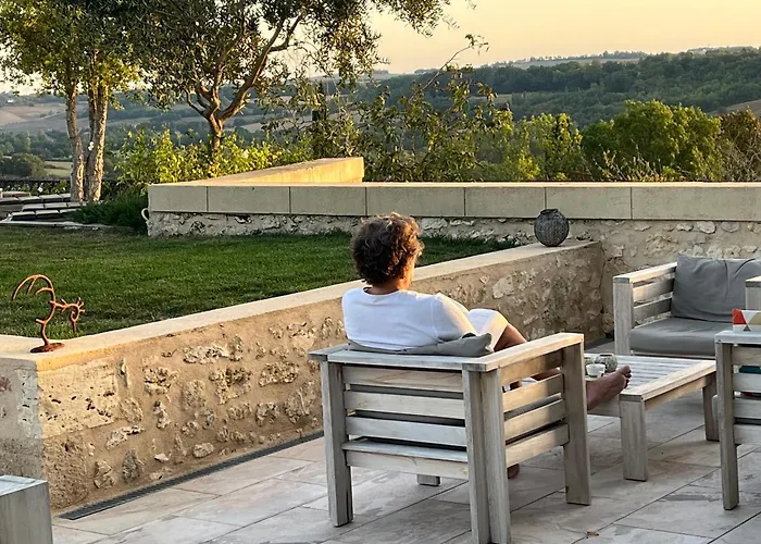 La Mirande De Saint-Clar